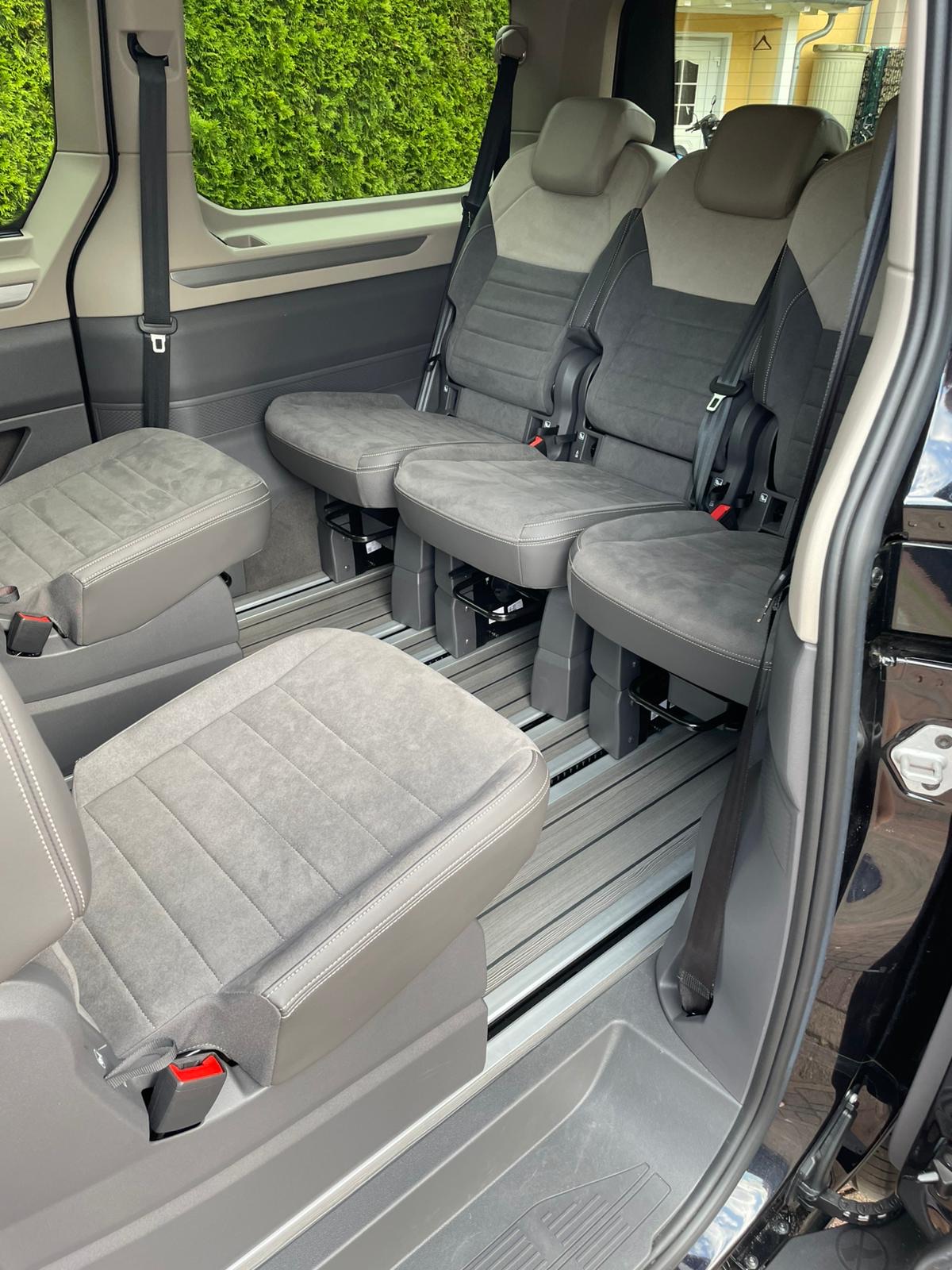 VW Multivan Fond nach der Aufbereitung